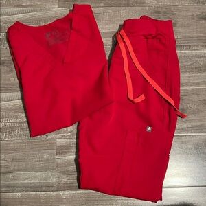 Figs pop red scrub set (xxs)